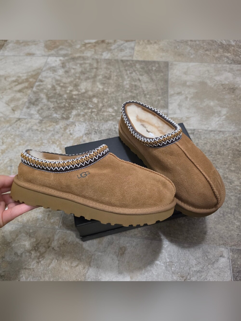 UGG Tasman Slipper / Women's Size 6